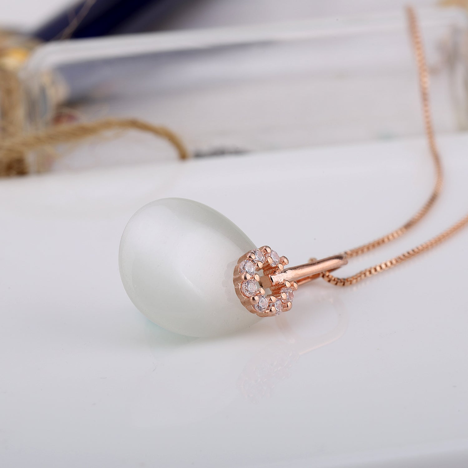 Let's make a different Show Time Crystals Necklace