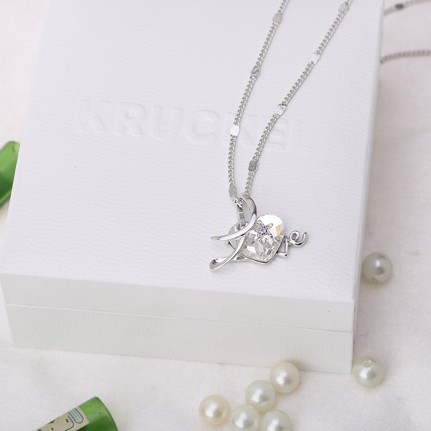 Openwork Love Embrace me Swarovski Crystals Necklace (Clear)